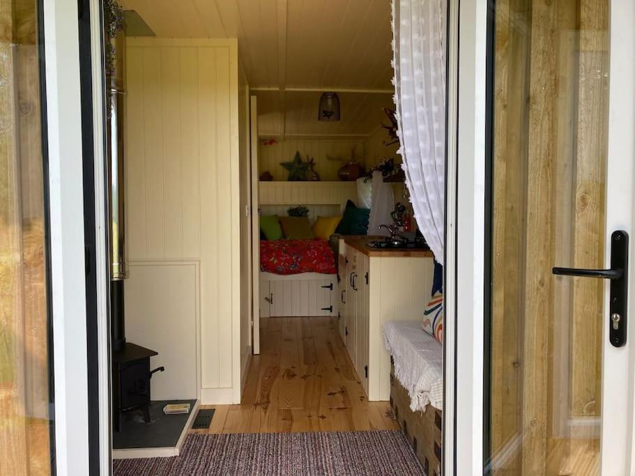 Neddys Rest Luxury Horsebox Stay Баттл Экстерьер фото
