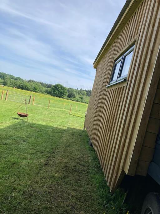 Neddys Rest Luxury Horsebox Stay Баттл Экстерьер фото